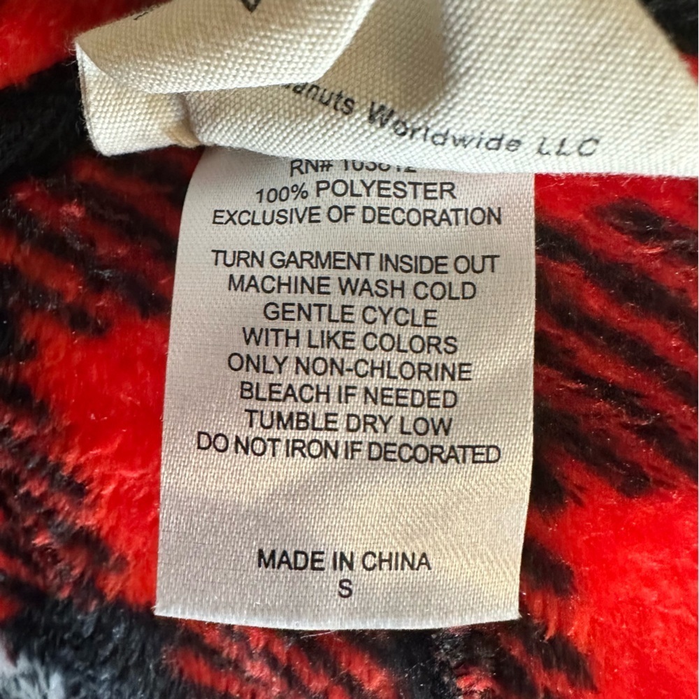 Munki Munki Snoopy Red Buffalo Plaid peanuts Onesie Pajamas fleece small - Picture 8 of 9